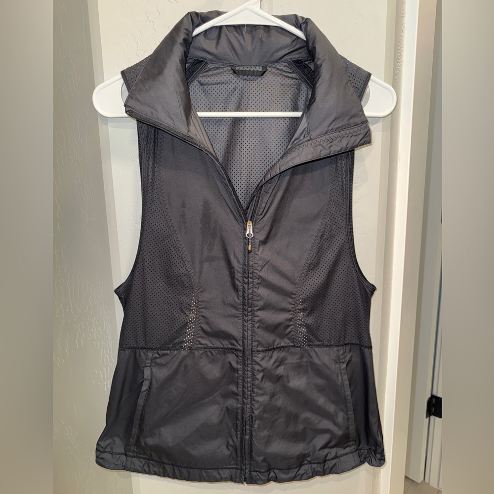 Lululemon Lightweight Running Vest w/hood sz 4